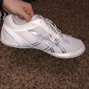 Asics gel cheer shoes
